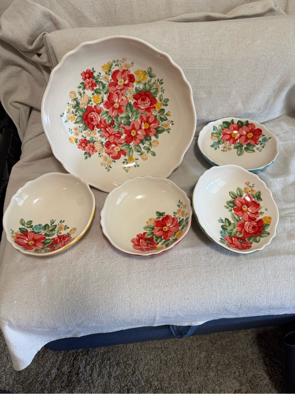 The Pioneer Woman Vintage Floral 5-Piece Pasta Bowl Set - Picture 1 of 9